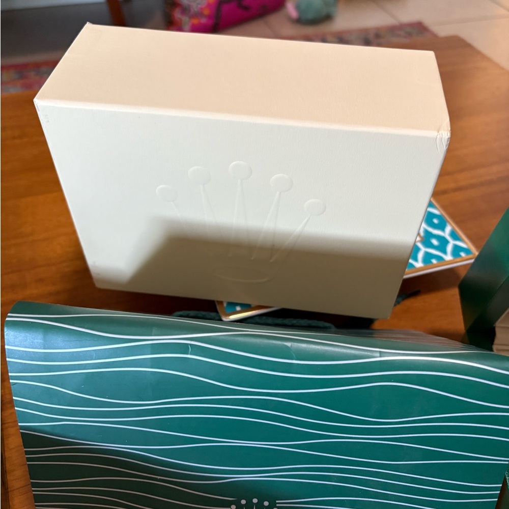 Rolex Box with Green Logo - Picture 3 of 7